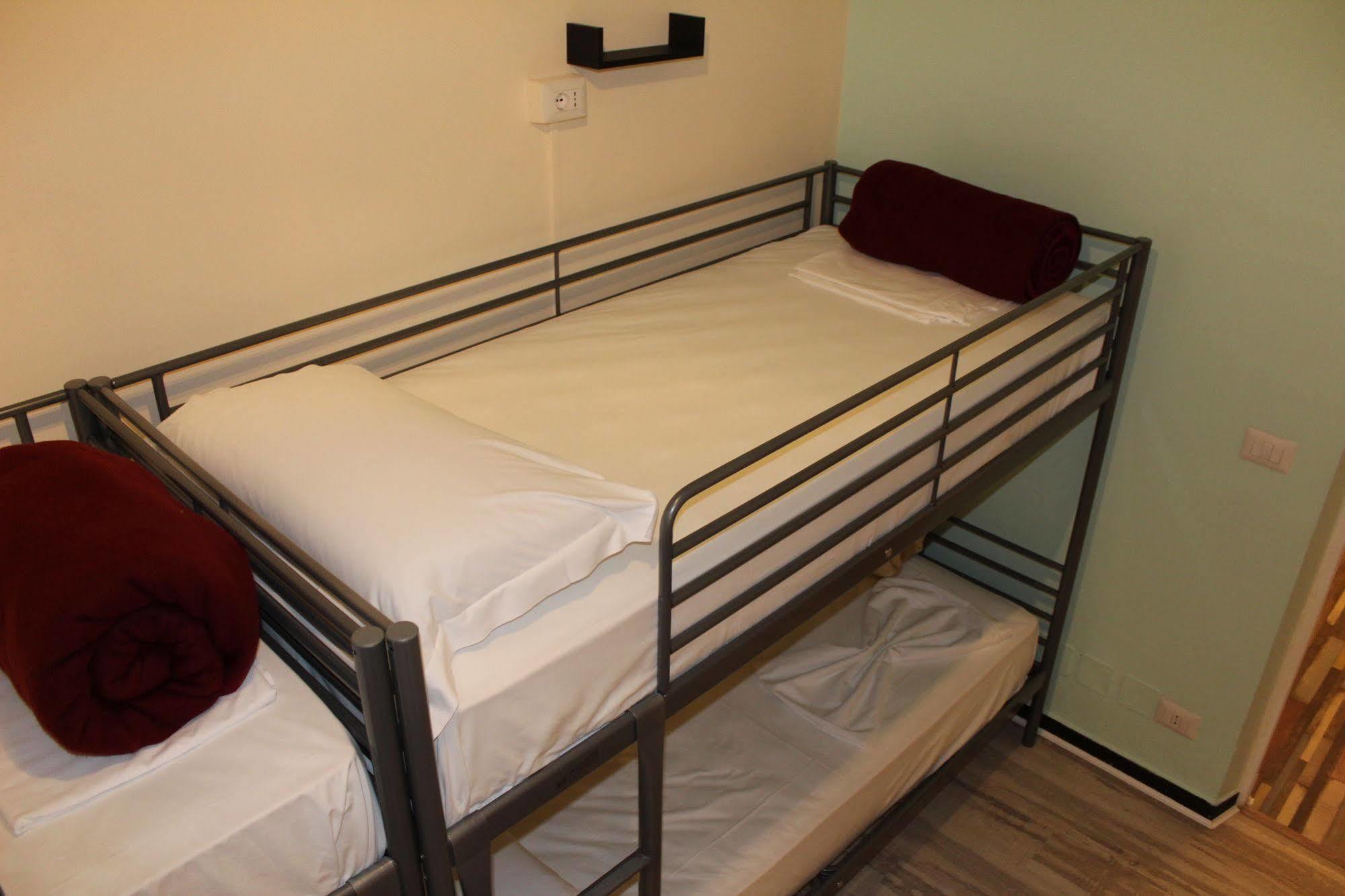 ג'נובה Victoria House Hostel מראה חיצוני תמונה
